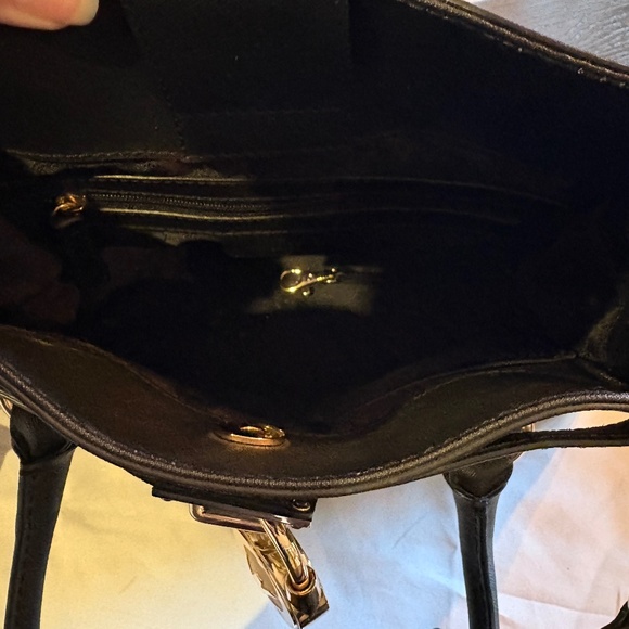 Michael Kors Hamilton Saffiano Satchel Black and Gold - Picture 4 of 4